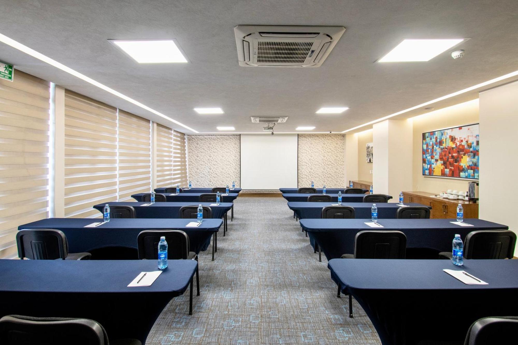 Hotel Velvet Plaza Guadalajara Kültér fotó